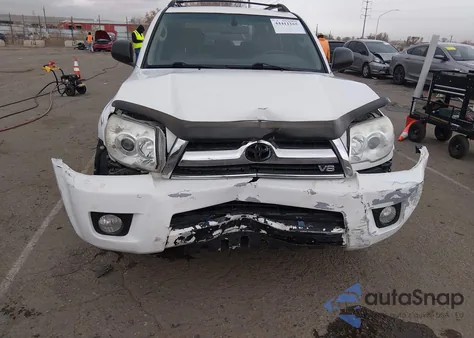 2007 Toyota 4Runner Sr5 V8 z USA, uszkodzony, nr VIN JTEBT14R578041228